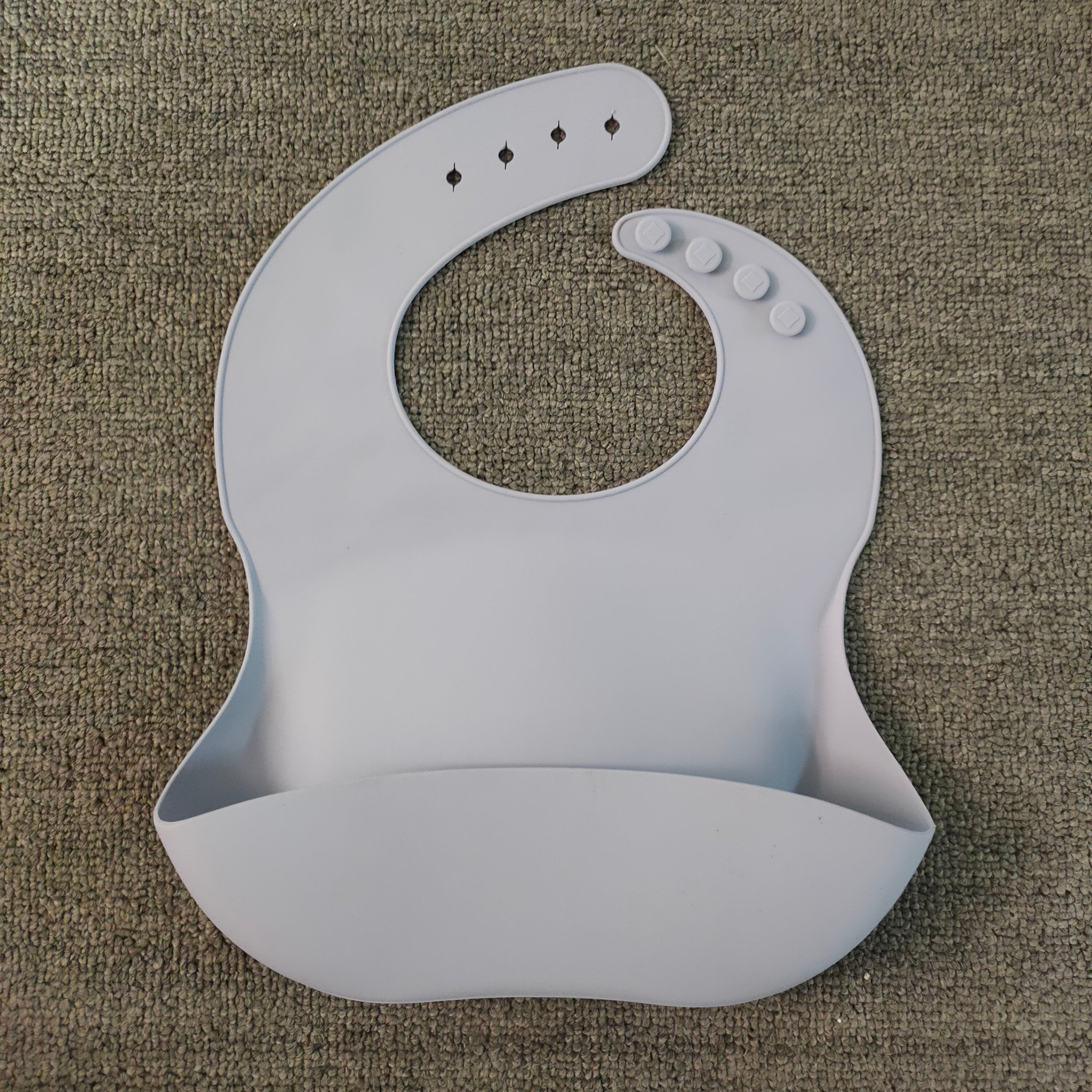 WarmNest™ Silicone Baby Bib with Food Catcher – Waterproof & Easy Clean